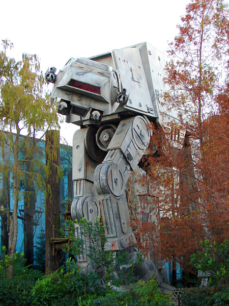 AT-AT Walker outside Star Tours (136.73 KB)