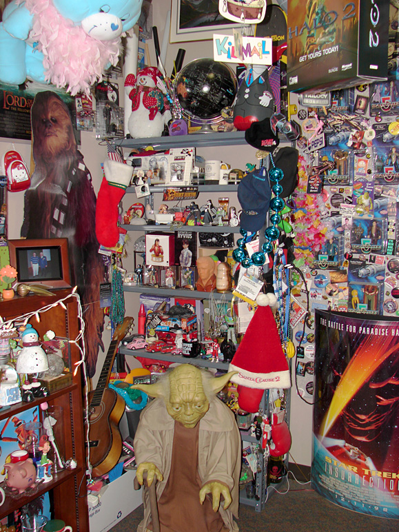 Someone's office (view 2) (350.76 KB)