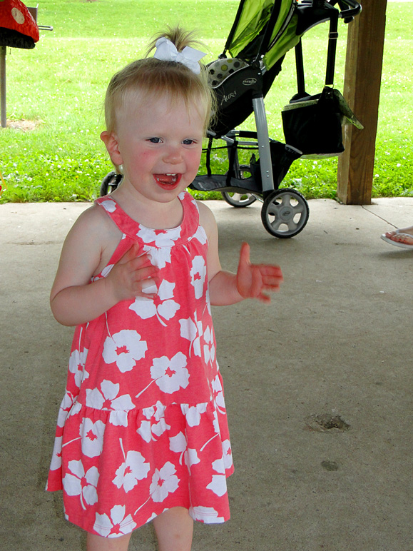 She might've been clapping... (260.01 KB)