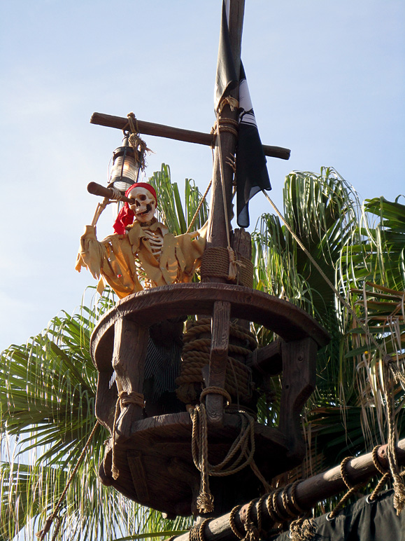 This is in front of the Pirates of the Caribbean ride (248.06 KB)