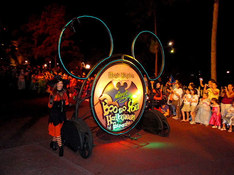 The Boo to You Halloween Parade (219.26 KB)