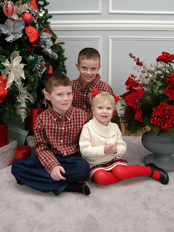 Here's a good one of the three of them. (277.40 KB)