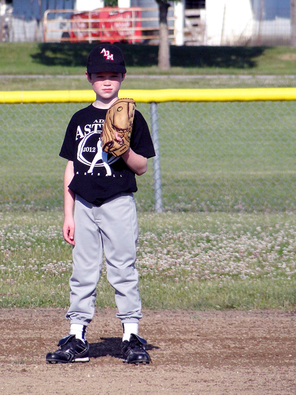 Andrew, looking pretty serious for baseball (229.79 KB)